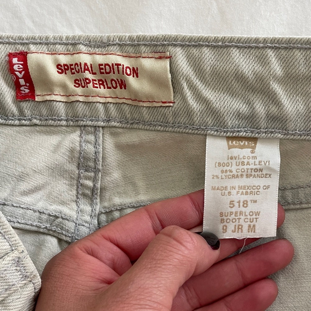 NWT! Levi's 518 Superlow Stone Gray Bootcut Jeans - Picture 3 of 11